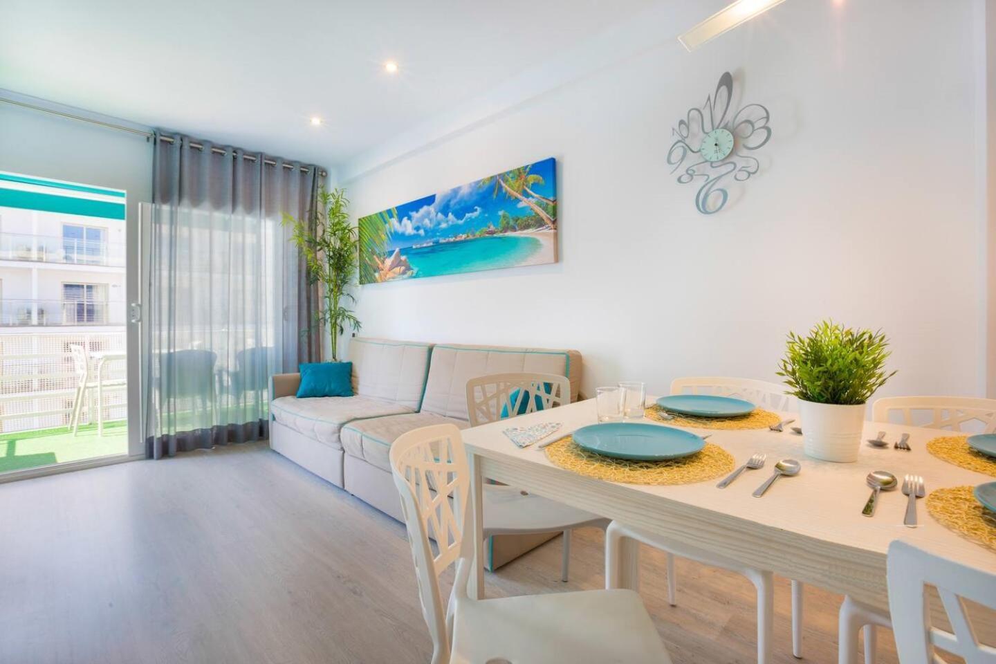 Uhc Carlos V Apartments Salou Exterior photo