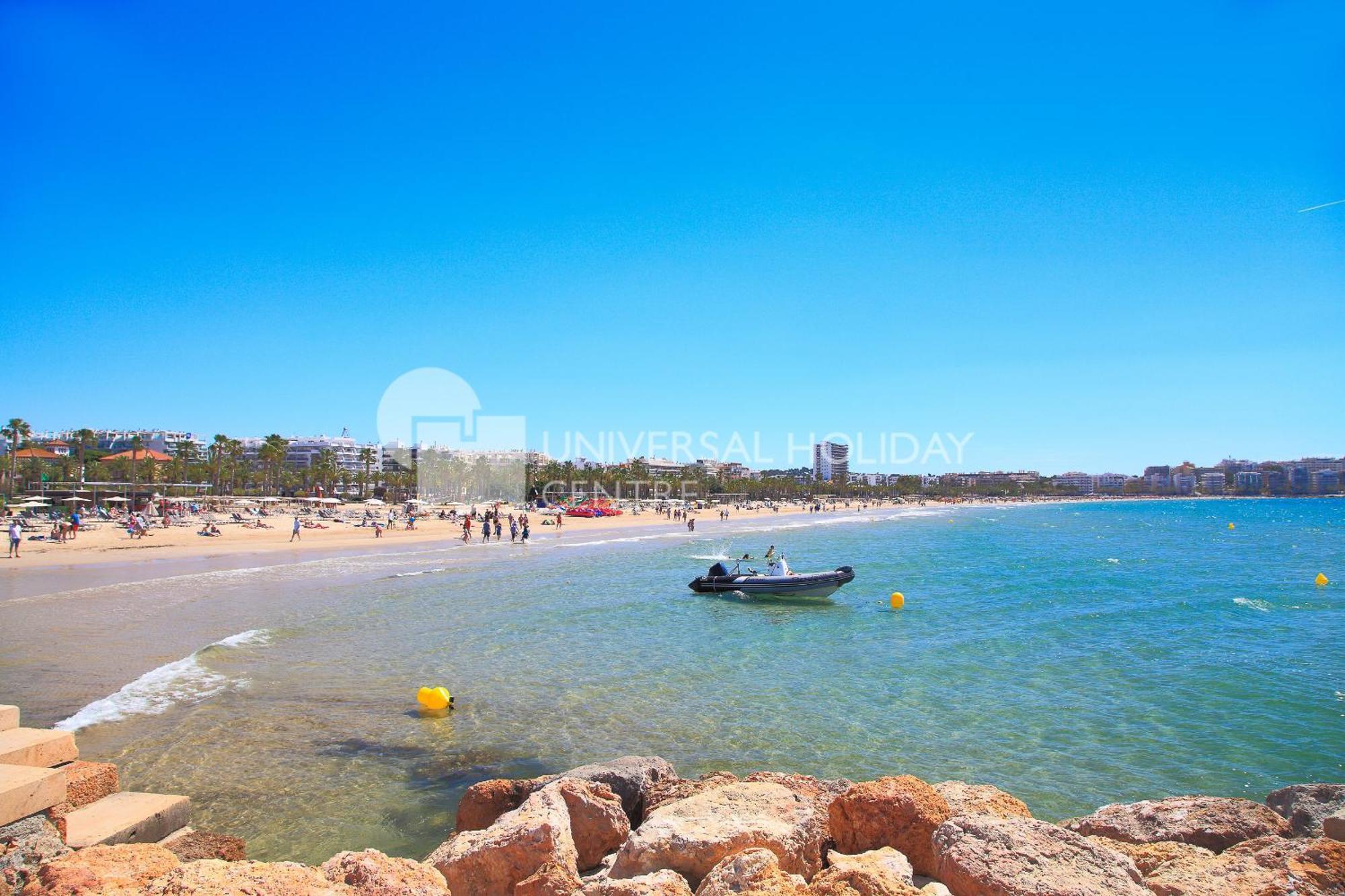 Uhc Carlos V Apartments Salou Exterior photo